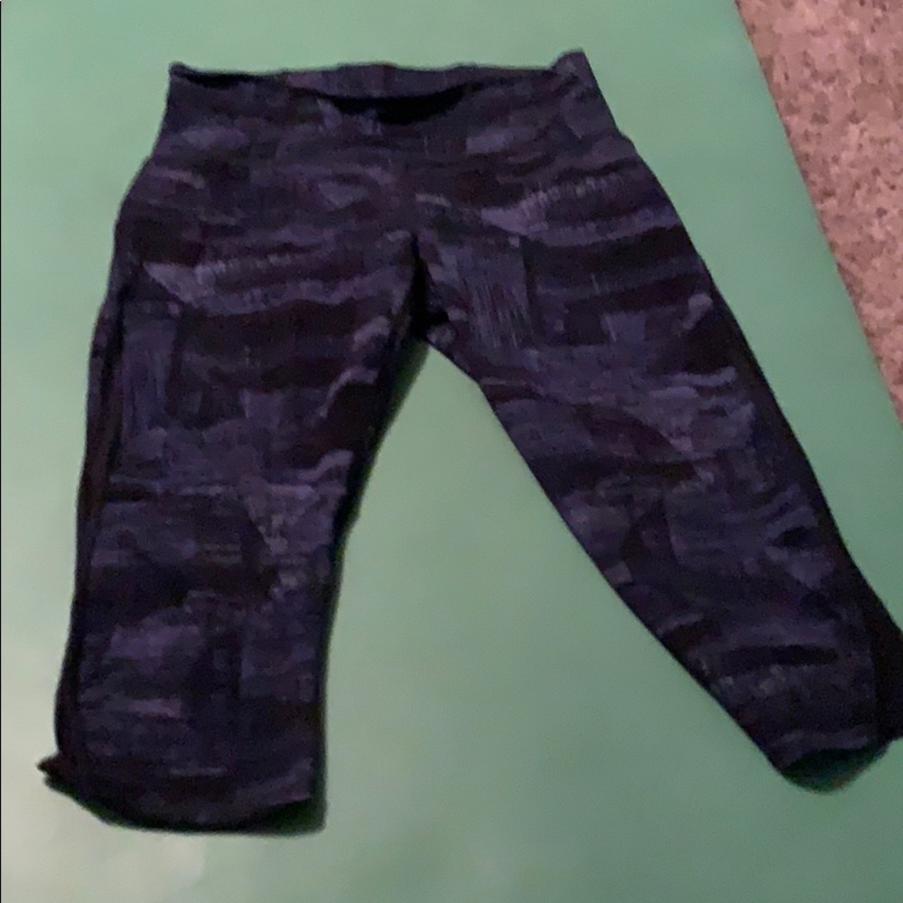 Lululemon Capri length pants!! Super cute! Size 10
